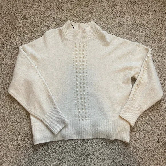 H&M Off white turtle neck with pearl detailing - Picture 2 of 6